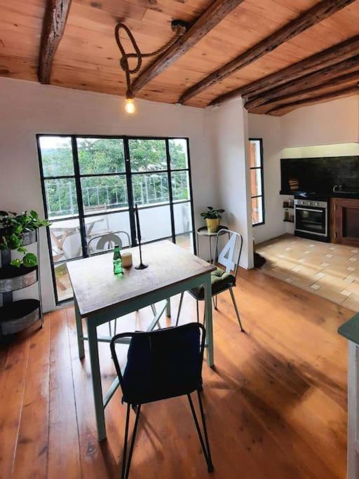 מונצ'יק Casa Malva - Traditional Townhouse Apartment מראה חיצוני תמונה