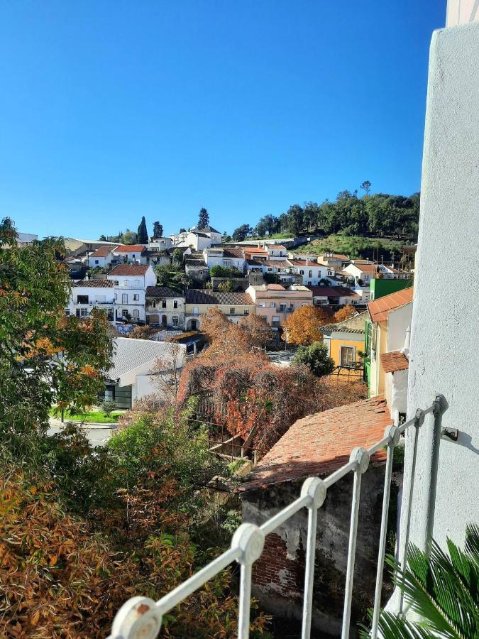 מונצ'יק Casa Malva - Traditional Townhouse Apartment מראה חיצוני תמונה